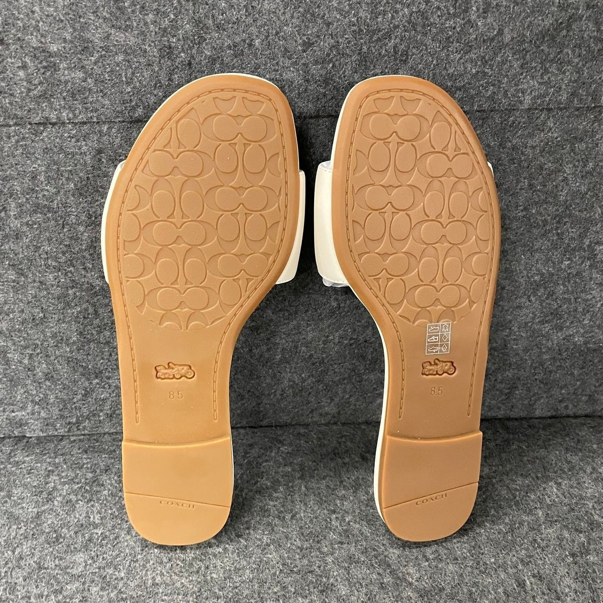 COACH LOCKUP LEATHER SLIDE SANDAL