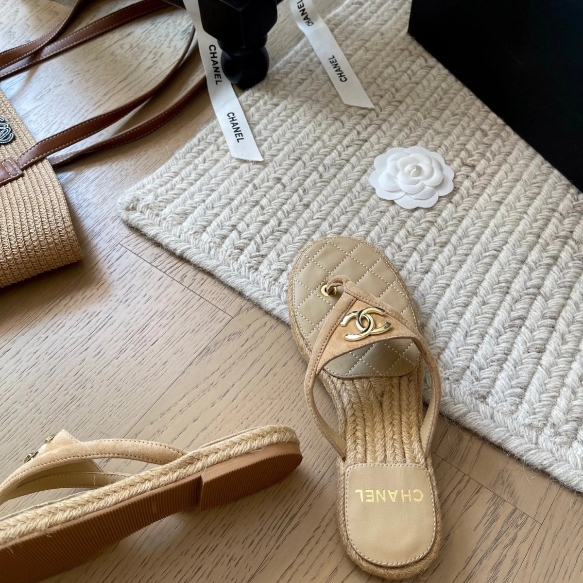 CHANEL 25 FLIP FLOP SANDALS BEIGE SUEDE CALFSKIN ESPADRILLE
