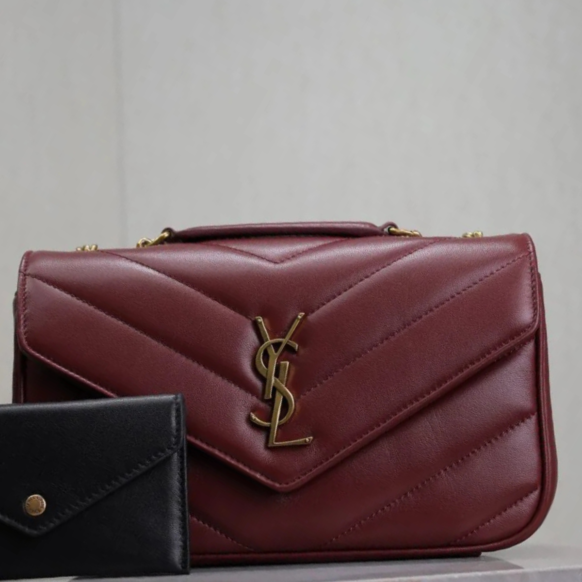 SAINT LAURENT LOULOU SMALL MATELASSÉ LAMBSKIN BAG IN BORDEAUX