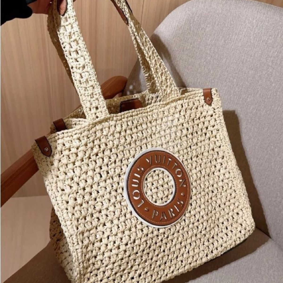 LOUIS VUITTON BY THE POOL RAFFIA ONTHEGO MM M24723
