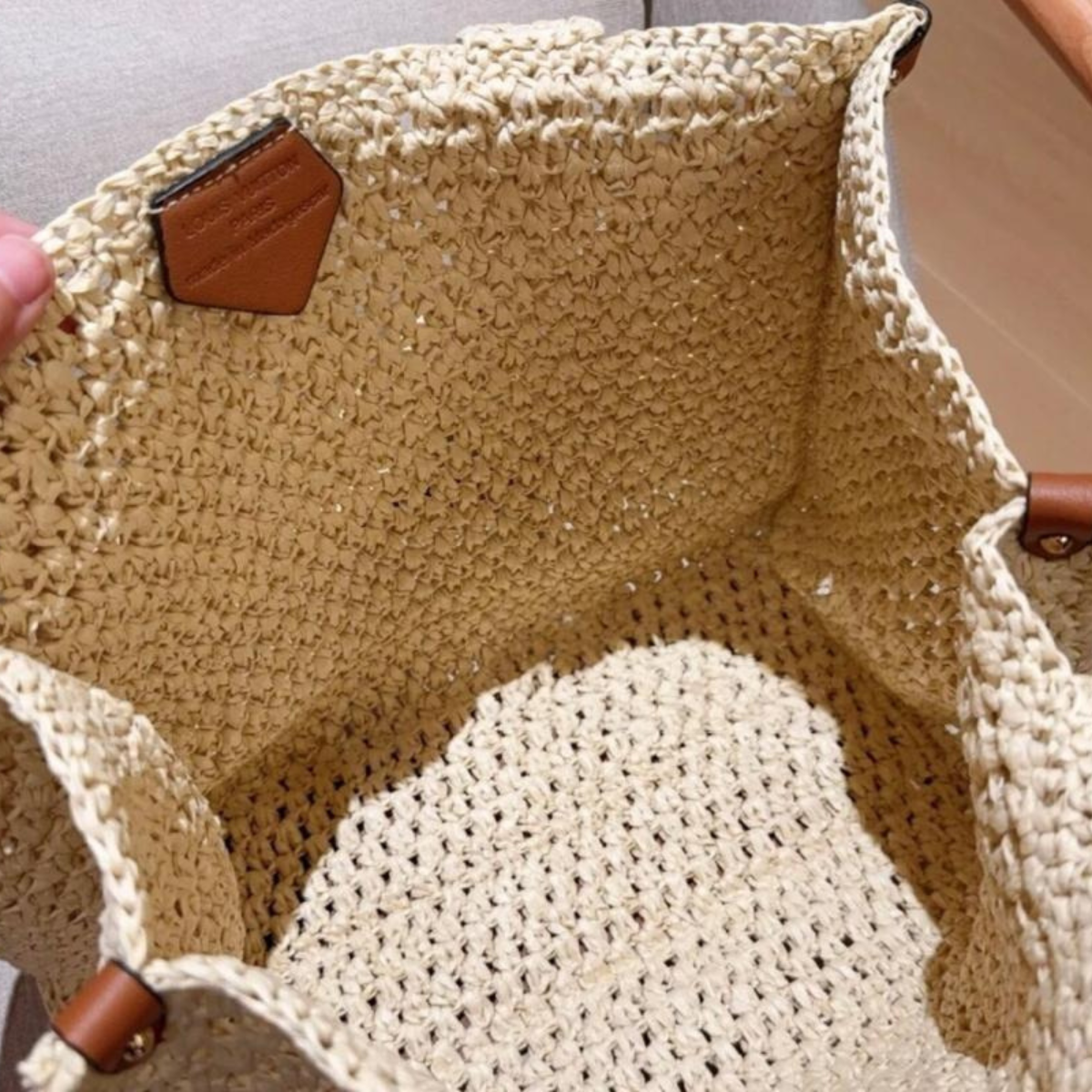 LOUIS VUITTON BY THE POOL RAFFIA ONTHEGO MM M24723